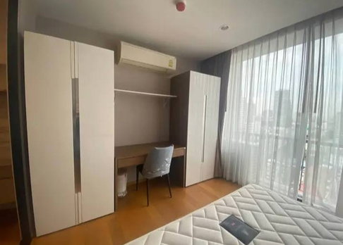 1 ห้องนอน | 1 ห้องน้ำ | BTS Surasak | 34 ตร.ม. | 20,000 บาท/เดือน | ชั้น 18 — Noble Revo Silom กรุงเทพฯ