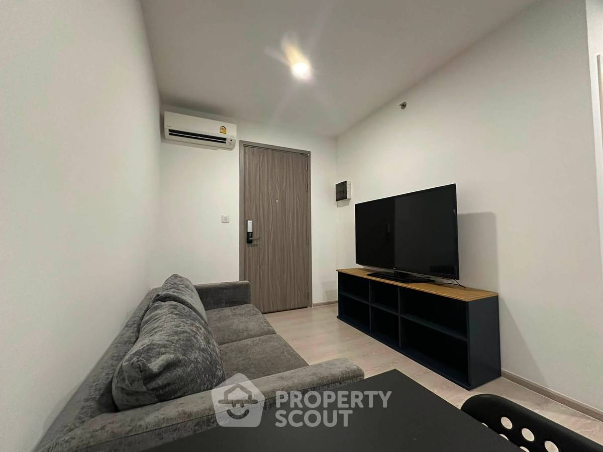 picture 1-BR Condo at Knightsbridge Phaholyothin Interchange in Anusawari (ID 3270358) - 2/8