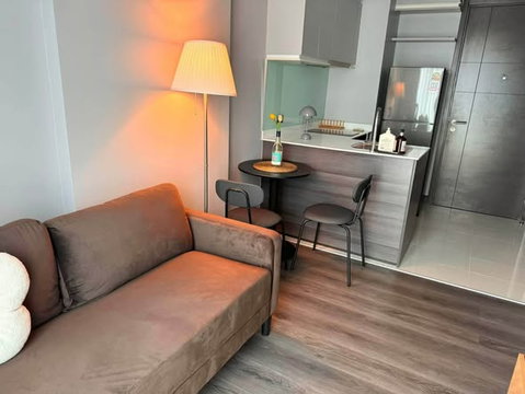 1 ห้องนอน | 1 ห้องน้ำ | BTS Ekkamai | 34 ตร.ม. | 19,000 บาท/เดือน | ชั้น 14 — Ceil By Sansiri กรุงเทพฯ