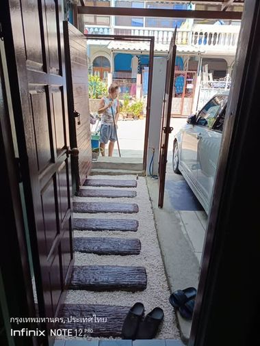 ให้เช่าคอนโด 2 ห้องนอน 120 ตร.ม. เดอะ ทรัสต์ ทาวน์โฮม