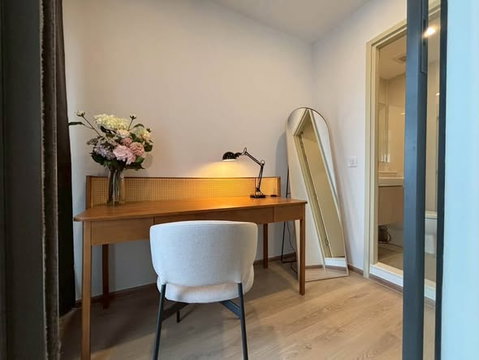 1 ห้องนอน | 1 ห้องน้ำ | MRT Queen Sirikit National Convention Centre | 29 ตร.ม. | 24,000 บาท/เดือน | ชั้น 32 — Life Asoke กรุงเทพฯ