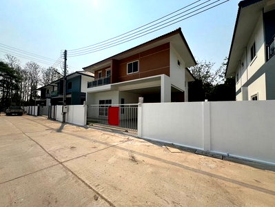 Houses for sale 700 Year Sports Arena Chiang Mai : Thailand House for sale 4 bedroom 68 Square Wa 3890000 Baht.