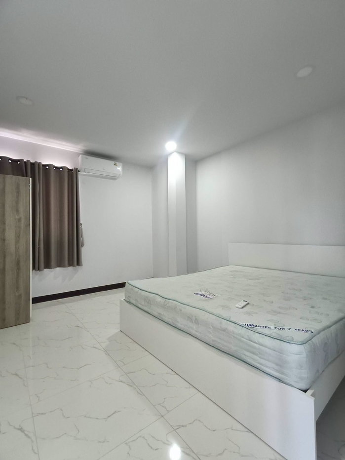 picture Detached house for rent in Prime location - 4/11