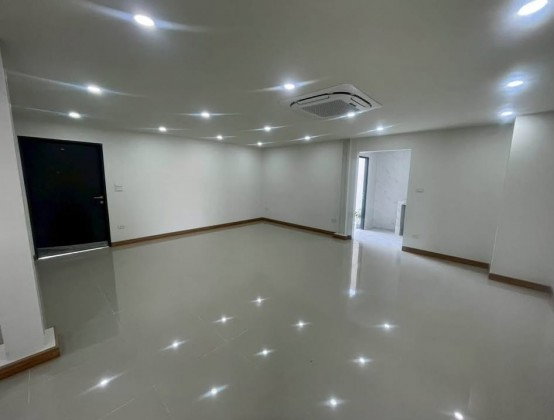 รูป ให้เช่า อาคาร / โกดัง / Home Office + พื้นที่เก็บของ Storage /ติดถนน รัตนาธิเบศร์ ใกล้รถไฟฟ้าสายสีม่วง สถานีไทรม้า / จอดรถ 9 คัน / จดบริษัทได้ - รูปที่ 3/17