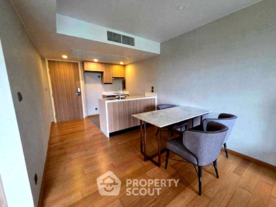 คอนโดให้เช่า : ใกล้ BTS ชิดลม 200 ม. | 1 ห้องนอน Na Vara Residence (ID 3271662)