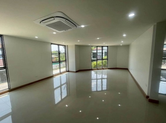 รูป ให้เช่าอาคาร / Home Office + พื้นที่เก็บของ Storage / โกดัง / ติดถนน รัตนาธิเบศร์ ใกล้รถไฟฟ้าสายสีม่วง สถานีไทรม้า / จอดรถ 9 คัน / จดบริษัทได้ - รูปที่ 4/17