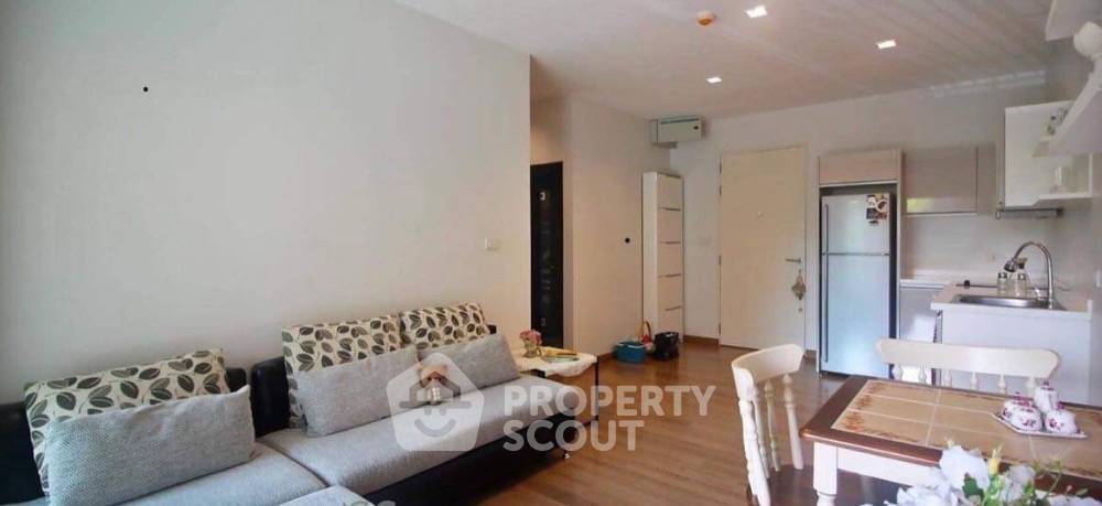 picture 2-BR Condo at The Seed Musee Sukhumvit 26 near BTS Phrom Phong (ID 1422417) - 2/6