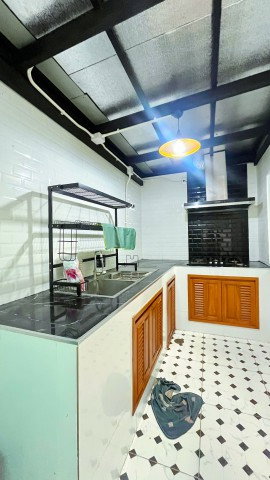 picture 800 m. from Wat Nawong Songprapha Townhome for rent 3 bed 2 bath 3 a/c Don Mueang near Rangsit Unive           - 2/8