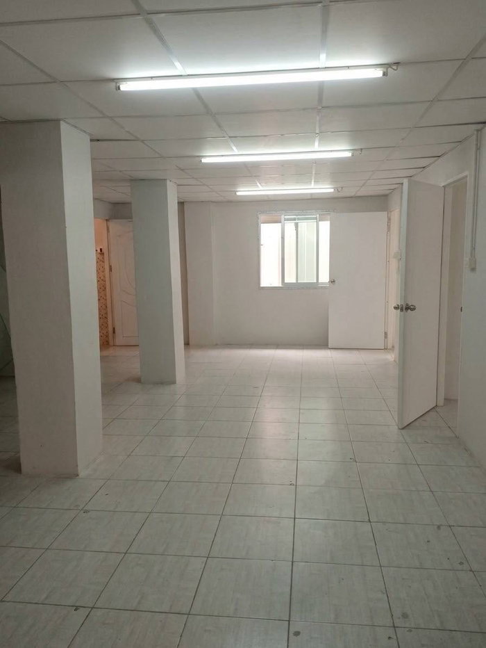 picture Warehouse with office space for rent. 400 sq m, 6 rooms, 2 bathrooms and kitchen 1 room. - 4/11