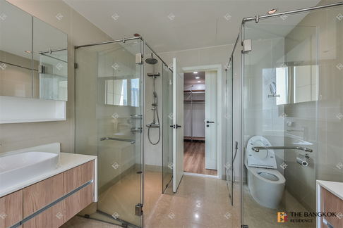 The Empire Place Luxuriously Elevated Unit