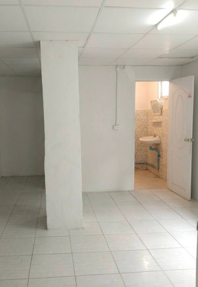 picture Warehouse with office space for rent. 400 sq m, 6 rooms, 2 bathrooms and kitchen 1 room. - 10/11