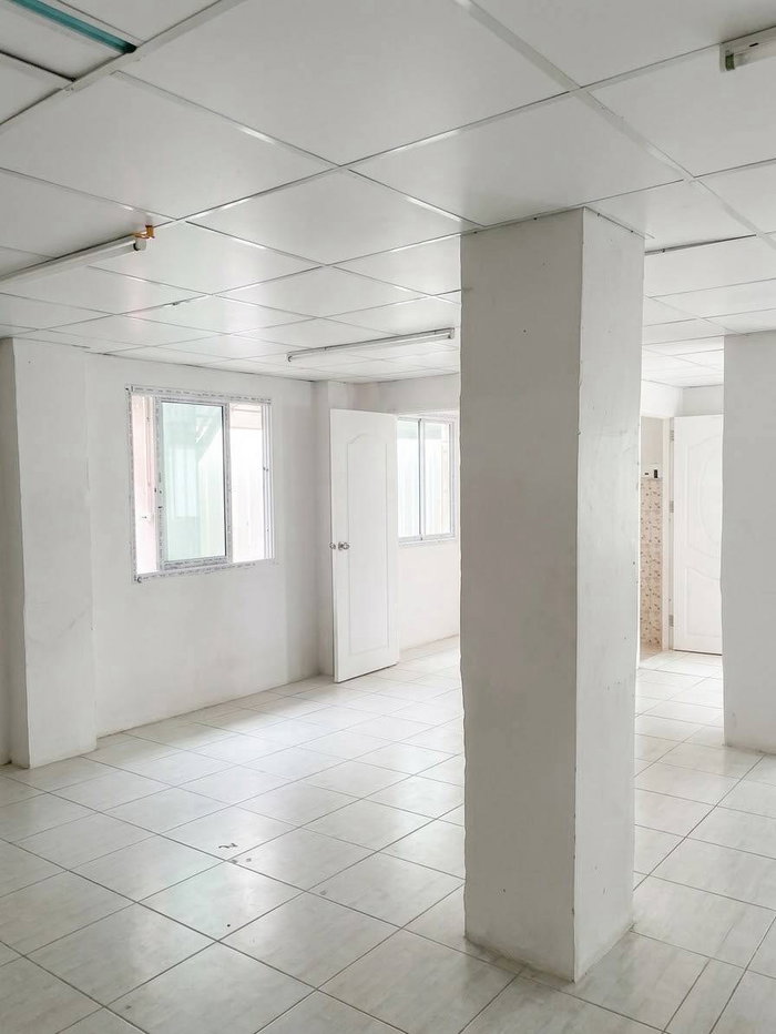 picture Warehouse with office space for rent. 400 sq m, 6 rooms, 2 bathrooms and kitchen 1 room. - 5/11