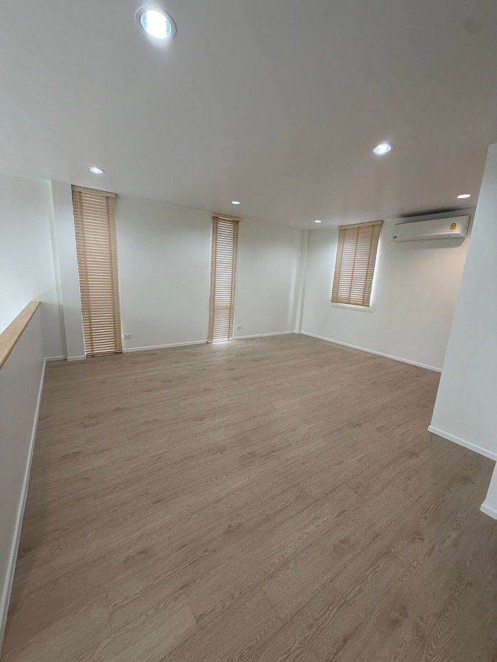 รูป 🏡✨ ให้เช่าบ้านแฝด 3 ชั้น Nue Noble Connex House Don Mueang | บ้านพื้นที่ใหญ่ ใช้งานได้หลากหลาย จอดรถได้เยอะ - รูปที่ 6/16