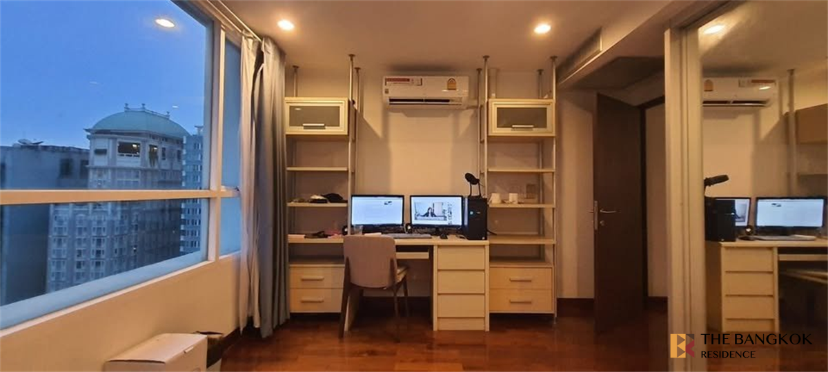 picture Urbana Langsuan - 8/10