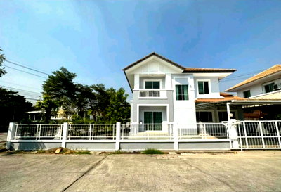 บ้านเดี่ยวให้เช่า : 🏡 ให้เช่าบ้านเดี่ยว 2 ชั้น แปลงมุม หน้าสวน | พื้นที่รอบบ้านกว้าง เป็นส่วนตัว