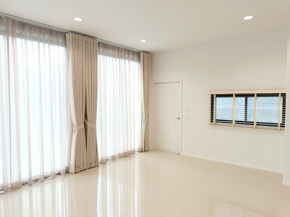 รูป 🏡✨ ให้เช่าบ้านแฝด 3 ชั้น Nue Noble Connex House Don Mueang | บ้านพื้นที่ใหญ่ ใช้งานได้หลากหลาย จอดรถได้เยอะ - รูปที่ 12/16