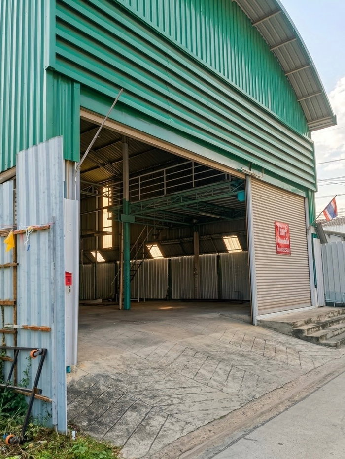 picture Warehouse with office space for rent. 400 sq m, 6 rooms, 2 bathrooms and kitchen 1 room. - 3/11