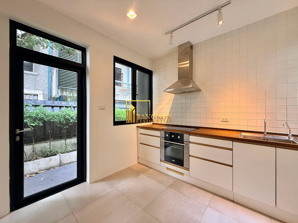 picture Contemporary 2 Bedroom House For Rent in Phrom Phong - BR27876SH - 15/40