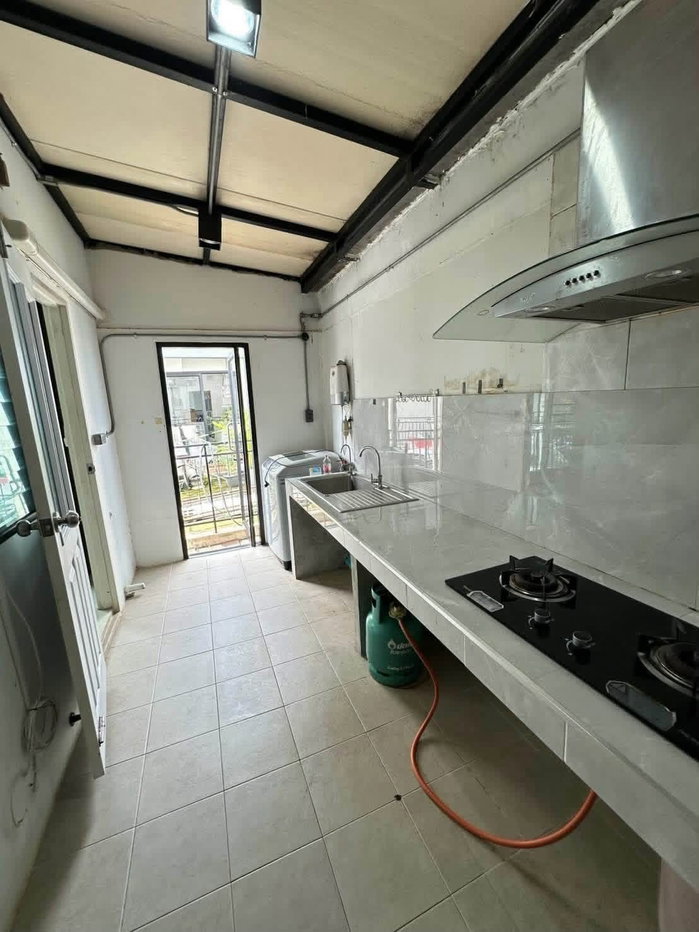 รูป 🏡✨ ให้เช่า บ้านหลังมุม | กานดาเพลส คลอง 6 ปทุมธานี 4 ห้องนอน 2 ห้องน้ำ บ้านโปร่ง สว่าง ไม่อึดอัด แบ่งพื้นที่ใช้งานได้หลากหลาย  - รูปที่ 6/20