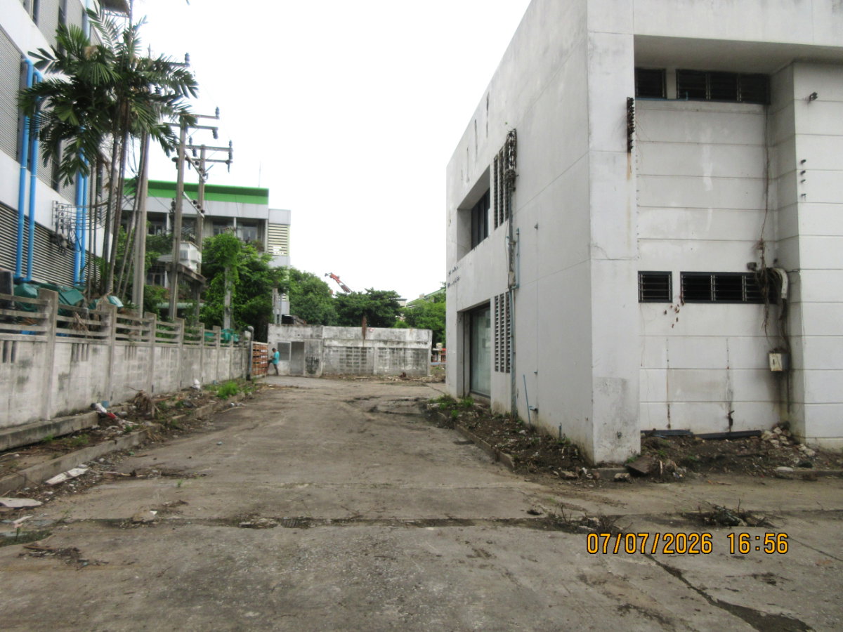 รูป ขายที่ดินพร้อมอาคารสำนักงาน 2 ชั้น/อาคารชั้นเดียว เนื้อที่ 2 ไร่เศษ ด้านหลังสำนักงานเขตบางกอกใหญ่  (ที่ดินติดคลองบางกอกใหญ่ ใกล้ตลาดพลู) - รูปที่ 6/9