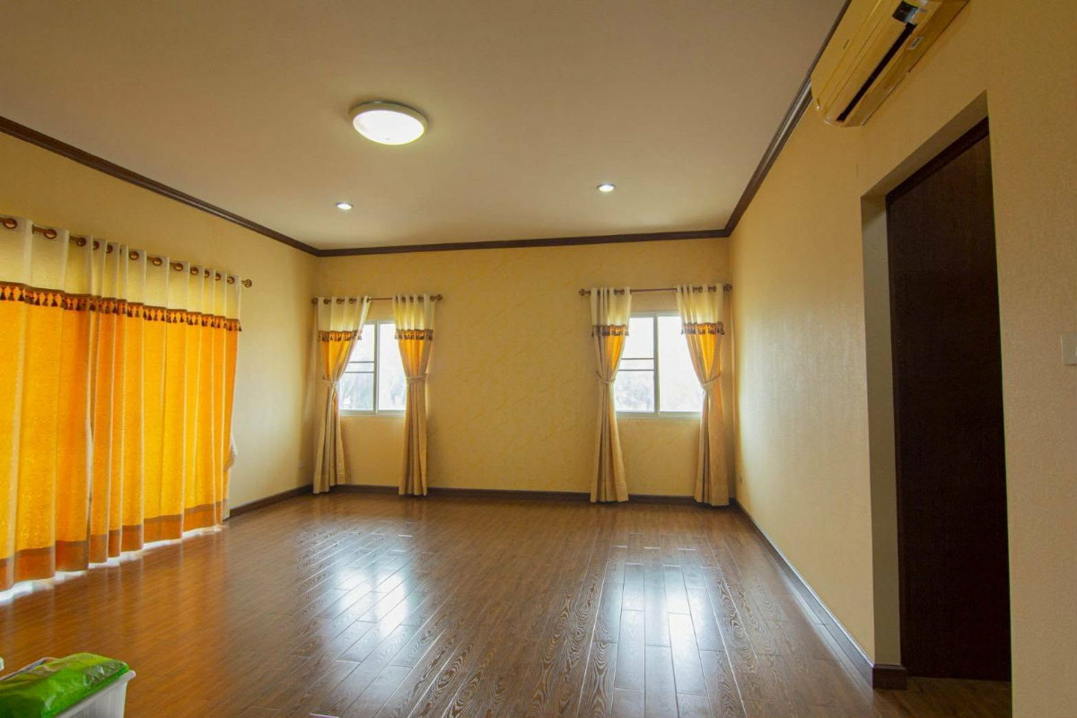 picture House for Sale at Koolpunt Ville 10 - 6/7
