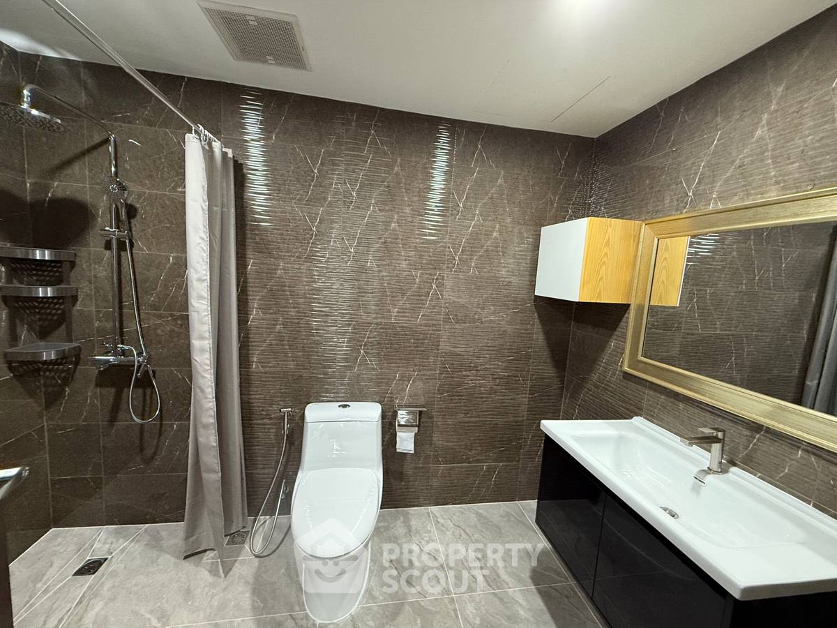 picture Pet-Friendly 2-BR At The Royal Navin Tower Near MRT Khlong Toei (ID 3275001) - 5/16