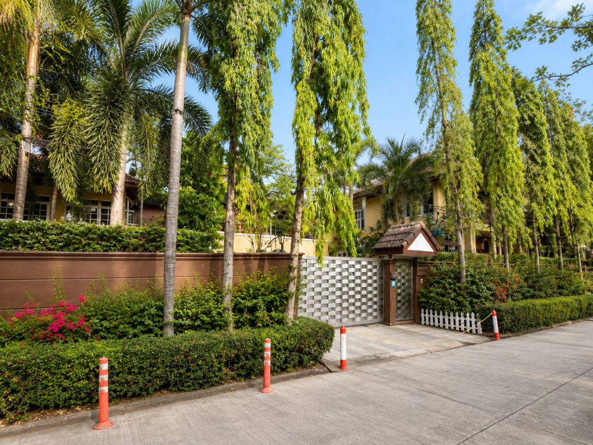 รูป ขายบ้านเดี่ยวประชาชื่น บรรยากาศ Private Resort | ที่ดิน 225 ตร.ว. พื้นที่ใช้สอย 618 ตร.ม. ใกล้ทางด่วน - รูปที่ 10/10