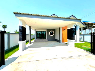 Houses for sale : Thailand House for sale 3 bedroom 60 Square Wa 2290000 Baht.