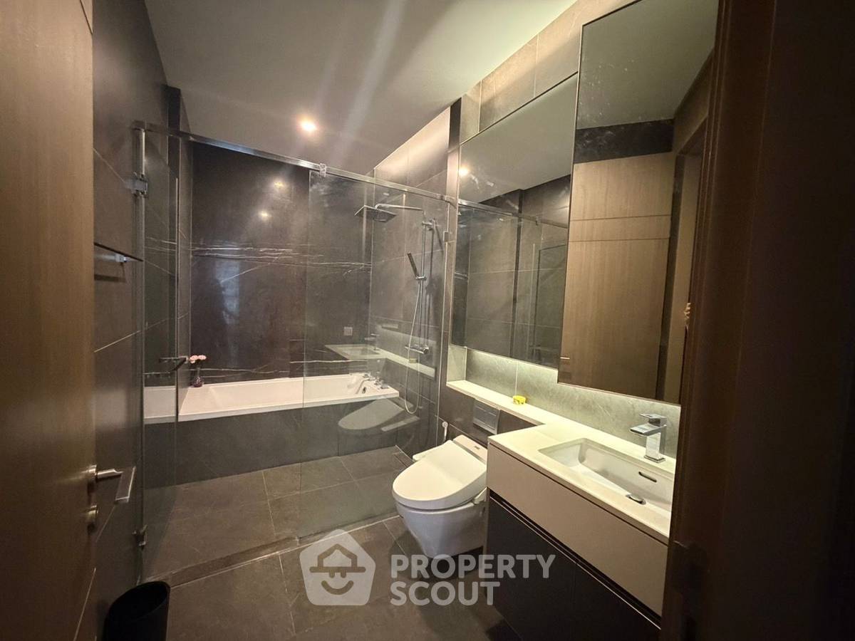 picture 35th-Floor 1-BR At The Esse At Singha Complex Near MRT Phetchaburi (ID 479972) - 8/17
