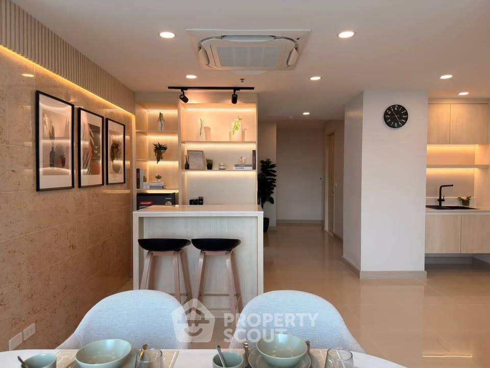 รูป ขายคอนโด 3 ห้องนอน ขนาด 165 ตร.ม. The Height Condominium (ID 3275003) - รูปที่ 10/22