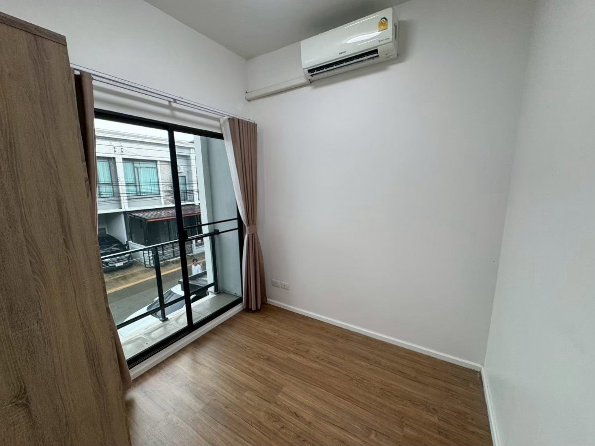 รูป ขายบ้านโกลเด้นสองจรัญปิ่นเกล้าหลังมุม ขนาด 29 ตรว สนใจ @sacondo - รูปที่ 3/13