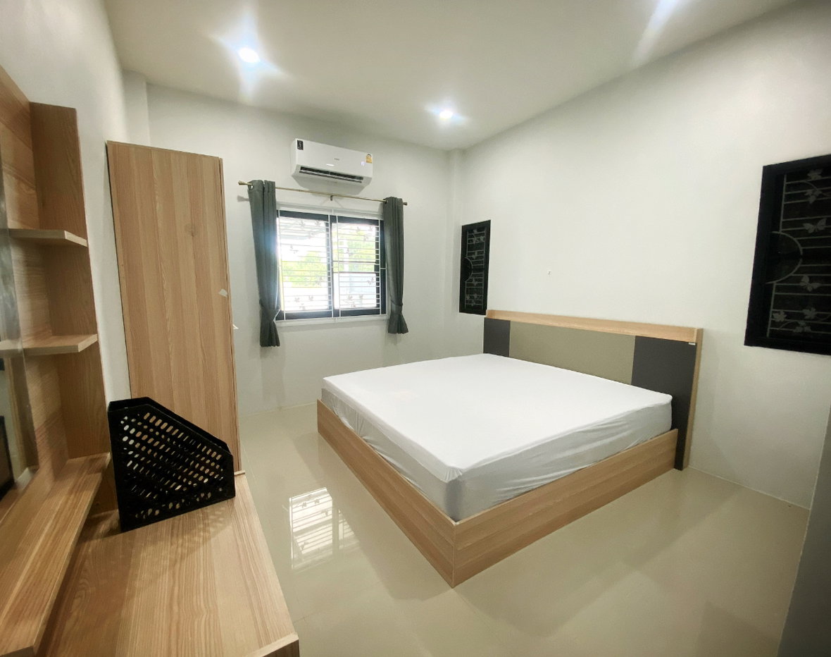 รูป ให้เช่าบ้านเดี่ยวชั้นเดียว ใกล้ รพ.อานัน ขนาด 2 ห้องนอน 2 ห้องน้ำ พร้อมเฟอร์นิเจอร์ครบและเครื่องใช้ไฟฟ้าครบ พร้อมเข้าอยู่ - รูปที่ 12/29