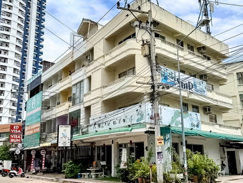2 Unit Commercial Building for Sale Pratumnak 4 Storeys