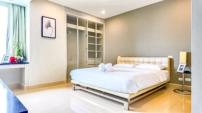 picture High End 2 Bedroom Condo for Sale La Royale Beach Sea View - 7/11