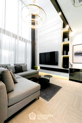 Townhouses for sale Bangkok : 4-BR Townhouse at LUXE 35 Ratchada-Ladprao in Chan Kasem (ID 3275027)