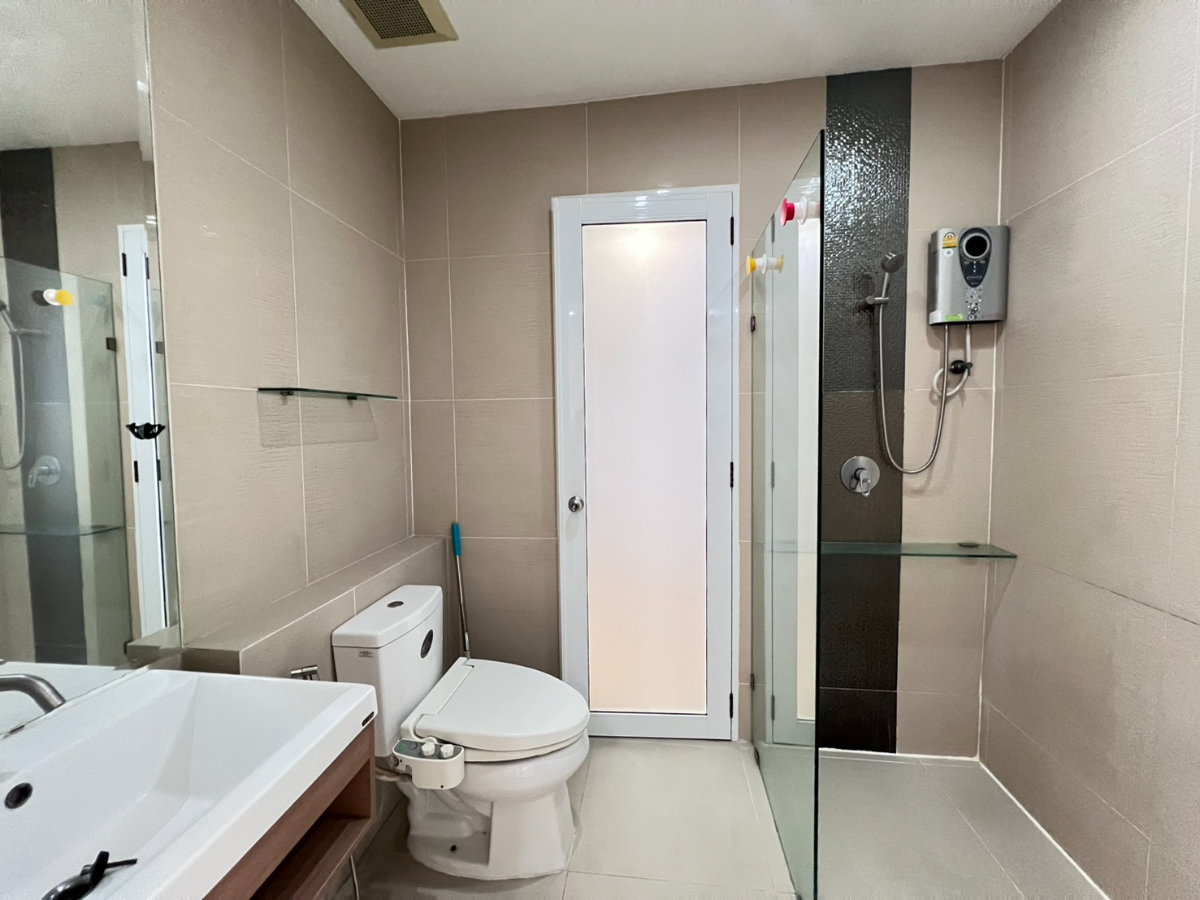 รูป ให้เช่า 1นอนขนาดใหญ่ Happy Condo ลาดพร้าว101 เลี้ยงหมา/แมวได้ มีห้องแต่งตัว【Line: Yosita828】 - รูปที่ 10/10