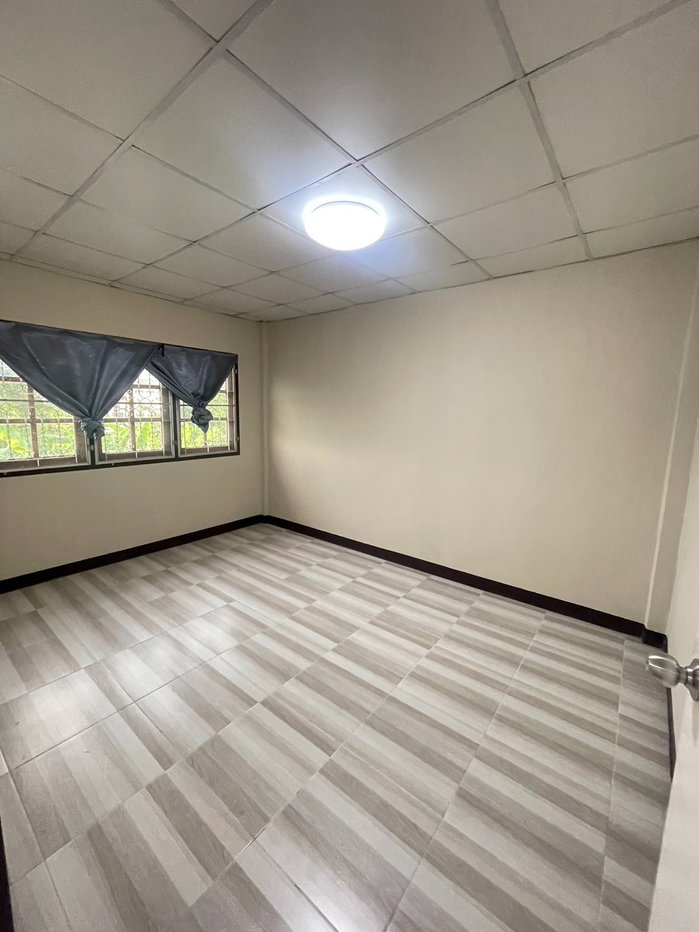 รูป 🚩 1.45 ล้านบาท ทำเลบางบัวทอง ทาวเฮาส์ 2 ชั้น พื้นที่ 21 ตรว. บ้านเปล่าไม่มีเฟอร์นิเจอร์ - รูปที่ 7/8