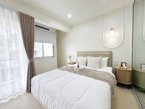 ME2500540 ขายคอนโด ห้องใหญ่ ปัญจทรัพย์ สวีท รัชดา-ลาดพร้าว ใกล้ถนนโชคชัย 4 ใกล้ MRT โชคชัย 4