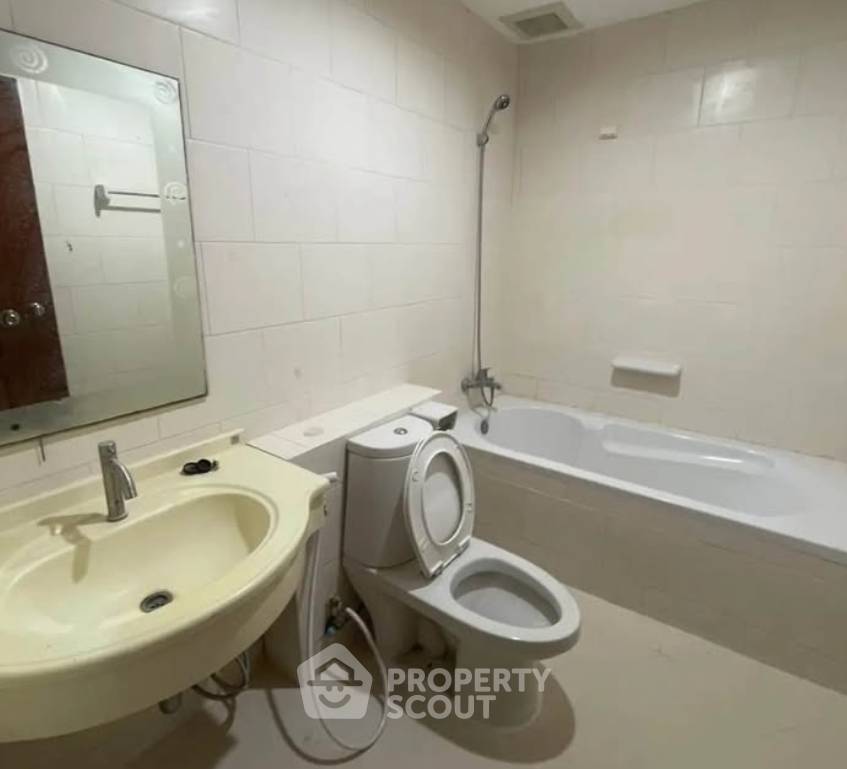 รูป คอนโด 2-ห้องนอน ที่ บ้านกลางกรุงรีสอร์ท ใกล้ MRT ห้วยขวาง (ID 3263342) - รูปที่ 4/4