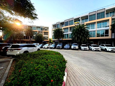 Office for rent King Mongkut University Of Technology Thonburi : Thailand Office for rent 0 Rai 0 Ngan 10 Square Wah  70000 THB per month.
