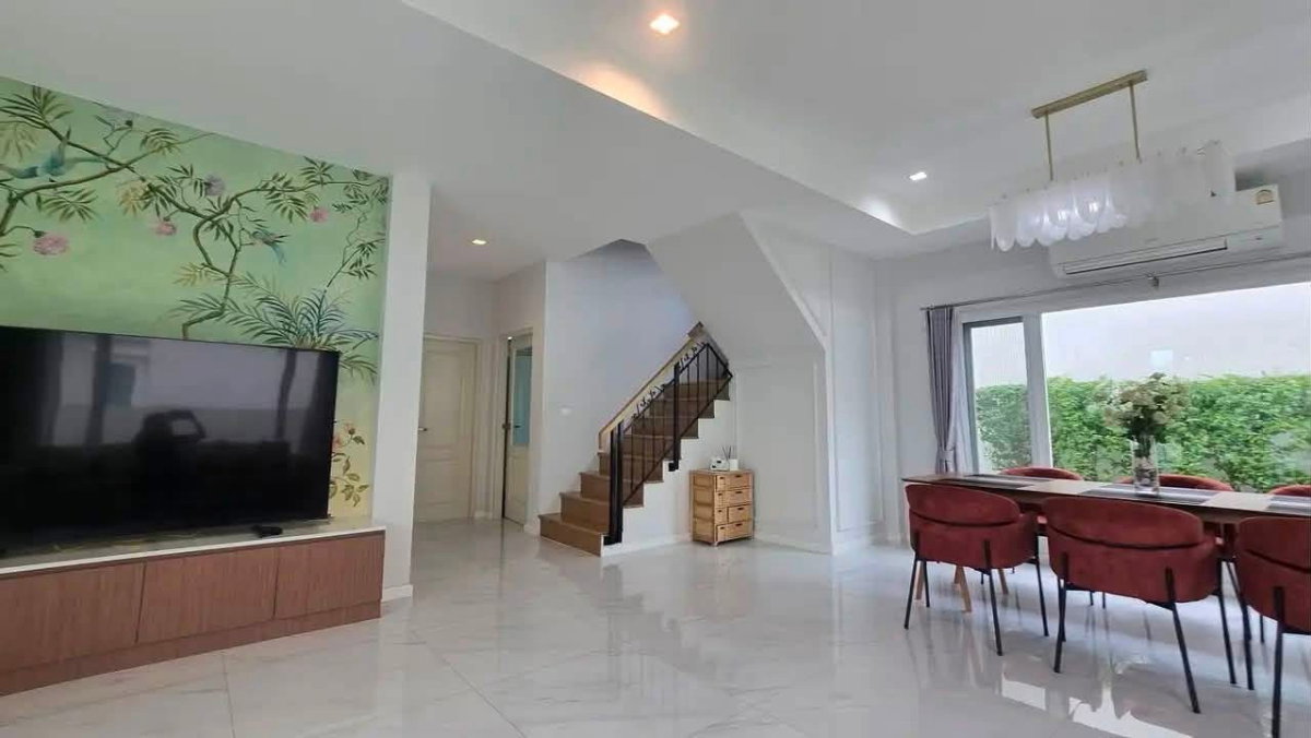 รูป 🏡✨ ให้เช่า บ้านเดี่ยวหรู ลัดดารมย์ จตุโชติ 15 4 ห้องนอน 3 ห้องน้ำ พื้นที่กว้าง 240 ตร.ม. พร้อมเฟอร์นิเจอร์และเครื่องใช้ไฟฟ้า - รูปที่ 5/17
