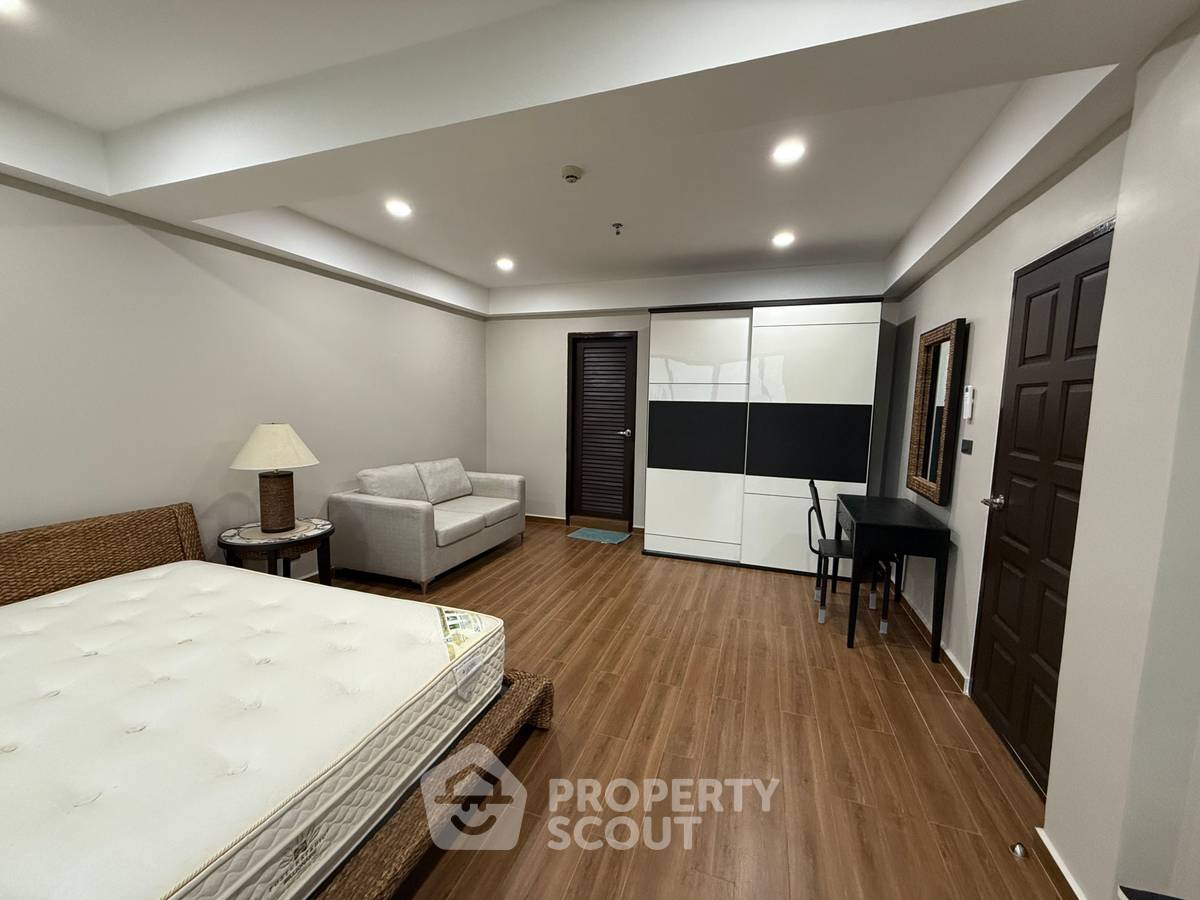 picture Pet-Friendly 2-BR At The Royal Navin Tower Near MRT Khlong Toei (ID 3275001) - 4/16
