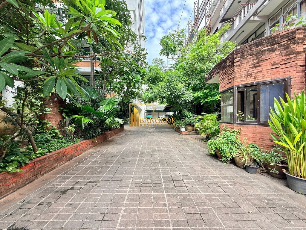 รูป Generously Sized 5 Bed Penthouse Apartment in Phrom Phong - BR0180AP - รูปที่ 59/59
