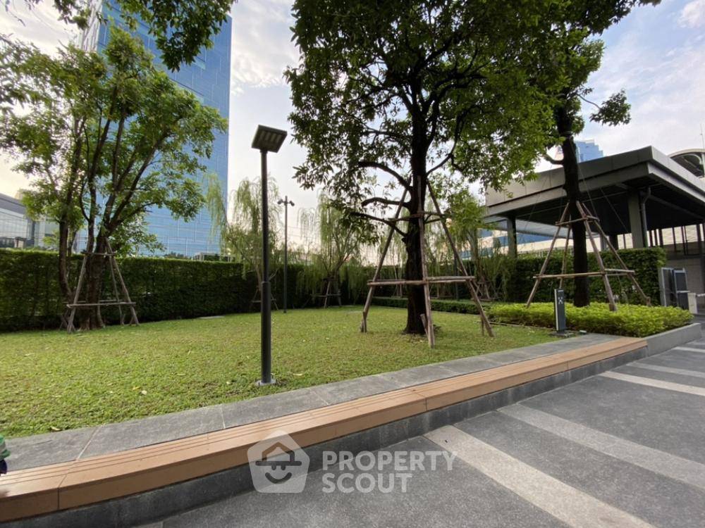 รูป คอนโด 1-ห้องนอน ที่ โนเบิล รีวอลฟ์ รัชดา ใกล้ MRT ศูนย์วัฒนธรรมแห่งประเทศไทย (ID 873312) - รูปที่ 3/4