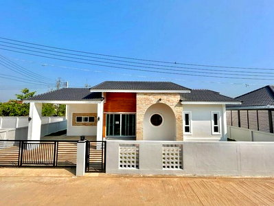Houses for sale : Thailand House for sale 3 bedroom 70 Square Wa 2590000 Baht.
