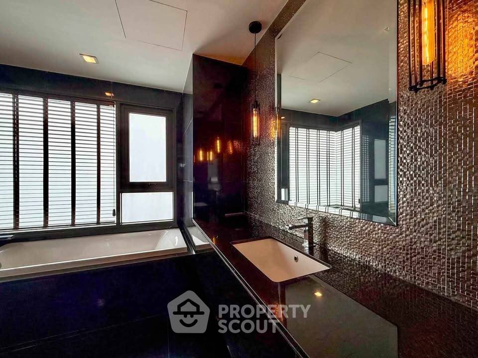 picture 2-BR Condo at Rhythm Sukhumvit 36-38 near BTS Thong Lor (ID 655044) - 8/11