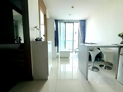 Condos for sale : 1 Bedroom Condo for Sale The Riviera Wongamat Beach Sea View
