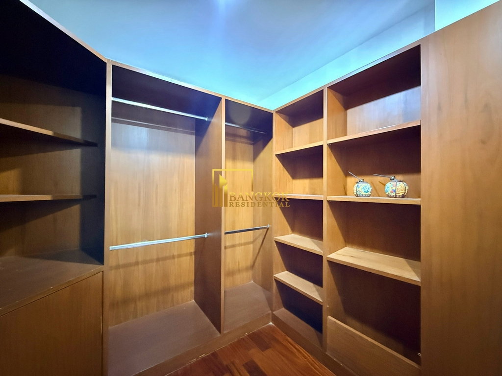รูป Generously Sized 5 Bed Penthouse Apartment in Phrom Phong - BR0180AP - รูปที่ 23/59
