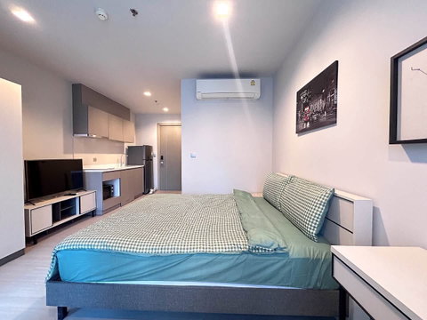 For rent Condo Life Asoke Rama 9 LineID : @Rizzestate