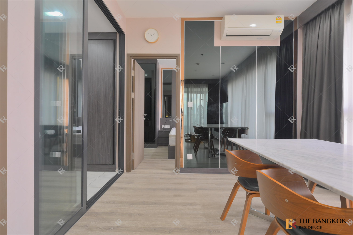 picture Ideo Mobi Asoke Comfortable and Ready to Move-in near MRT Phetchaburi Station - 3/10